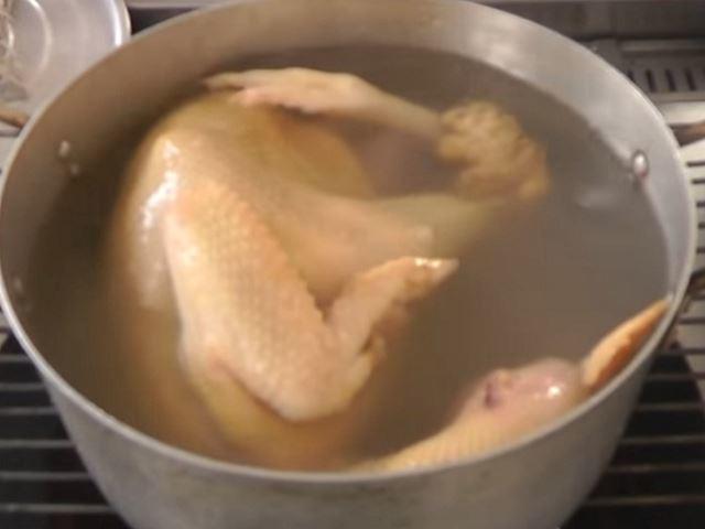 Cách nấu cháo thịt gà khoai lang cho bé ăn dặm ngon mà đủ chất - 4